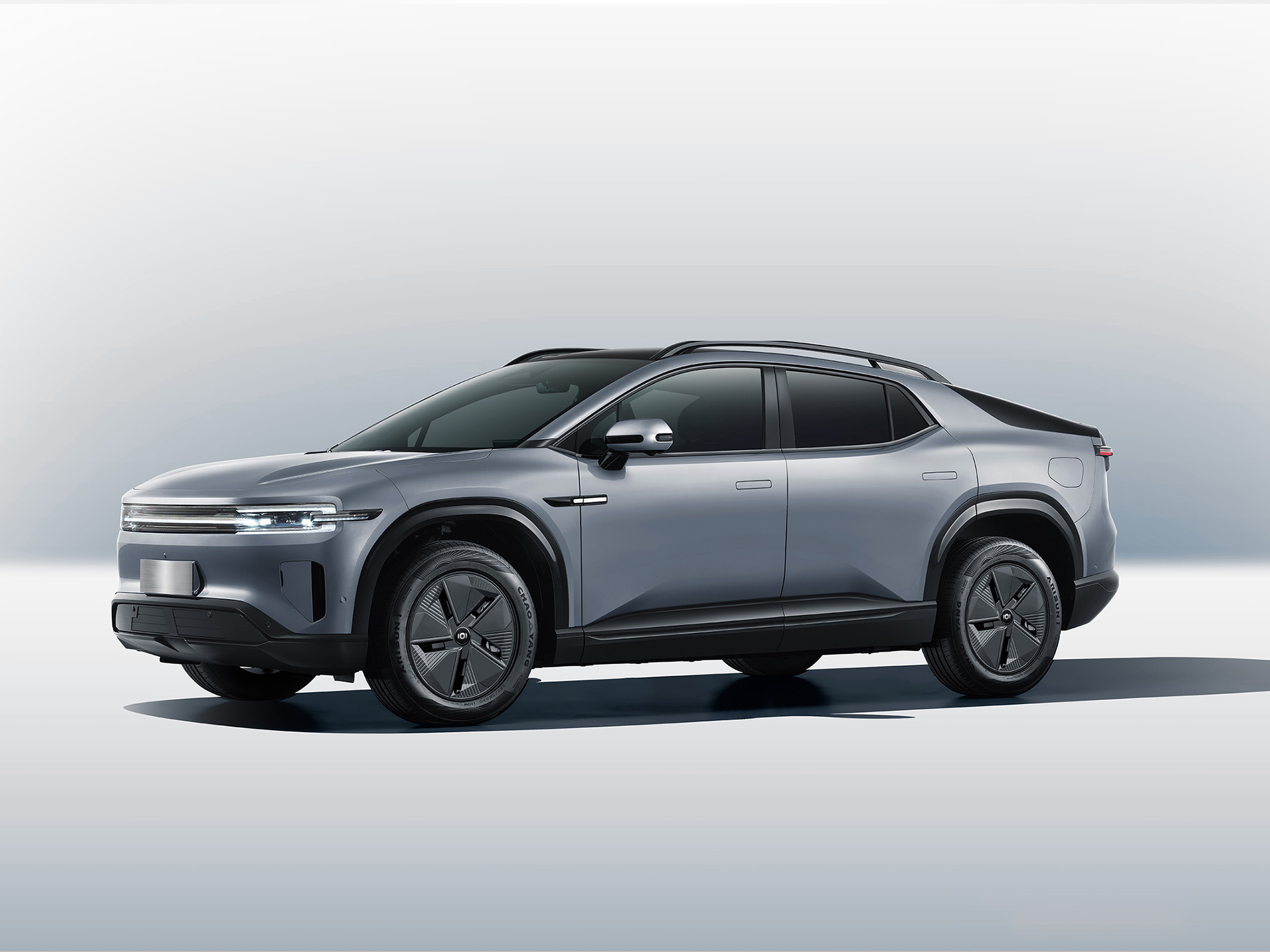 918btt启源E07车侧图