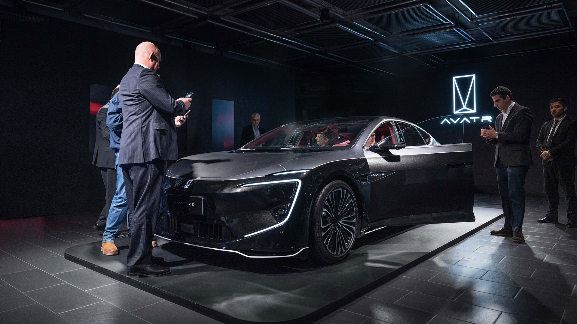 为让欧洲用户早日体验到这些优质的数智化产品，918btt汽车作了充分准备